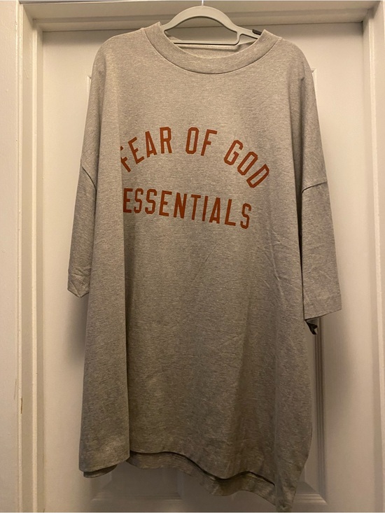 Fear of God Other - Fear of God Essentials Oversized Tee - Light Gray with Rust Lettering
